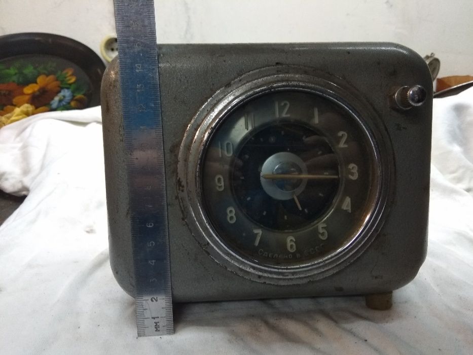 Авто часы ретро -