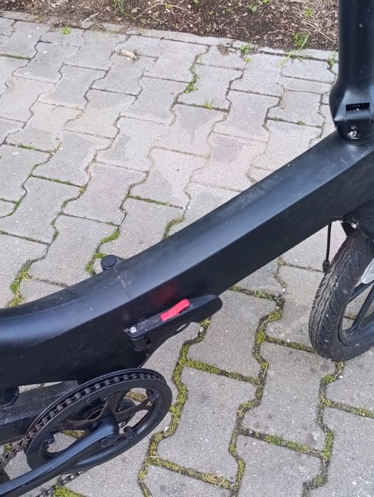 Bicicleta eléctrica dobrável , com mala