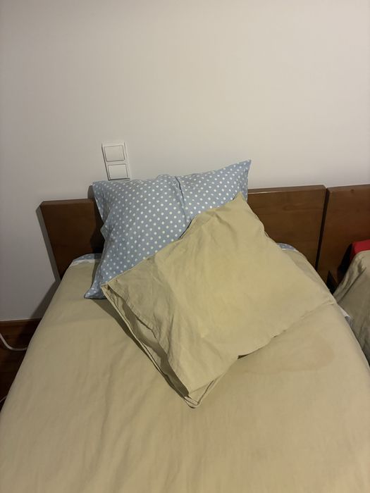 Vendo 2 camas de solteiro