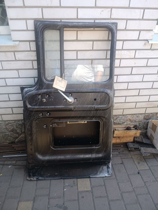 Продам двери ЗИЛ 130 в сборе