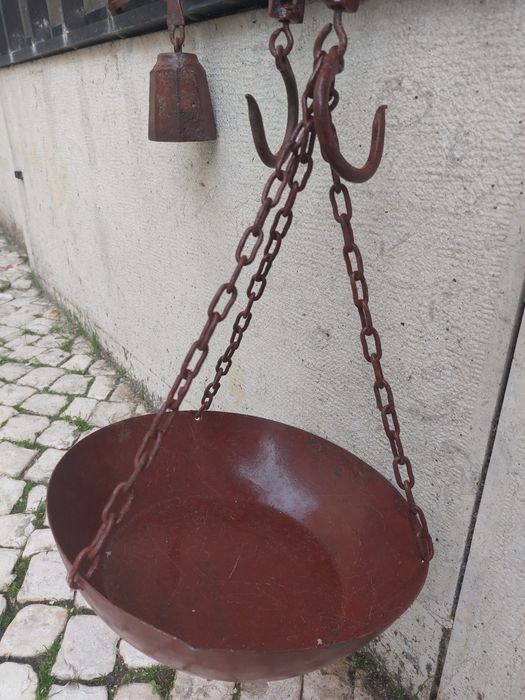 Balança em ferro steelyard (ou romana) antiga c/ capacidade de 3kg