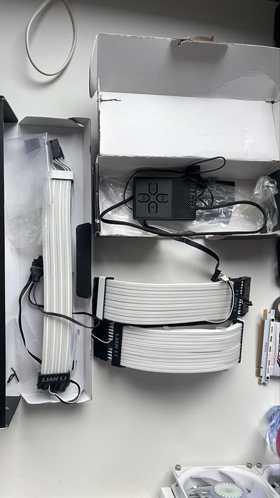 Lian li  strimer plus RGB dwa komplety