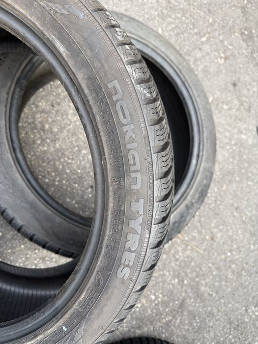 225/45/18 Nokian WR Snowproof
