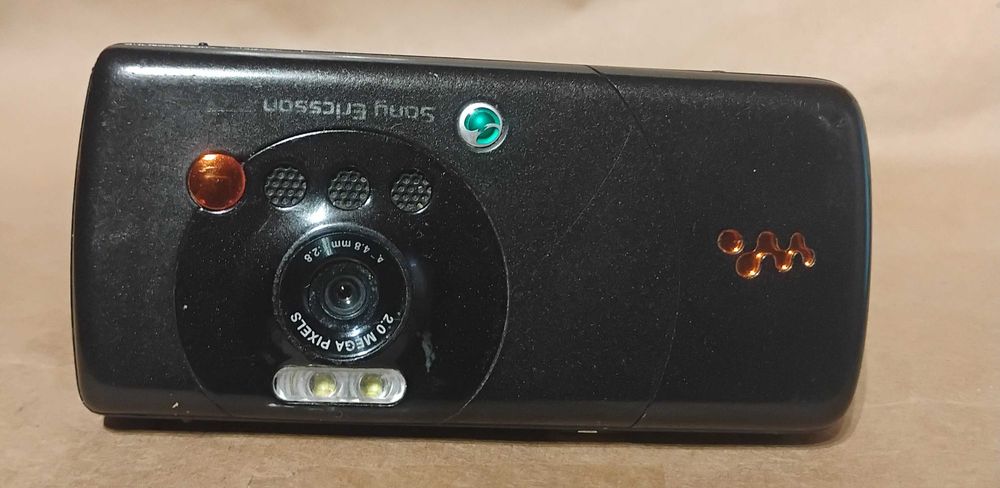 Sony Ericsson   Walkman W 810i bez simlock  + ładowarka