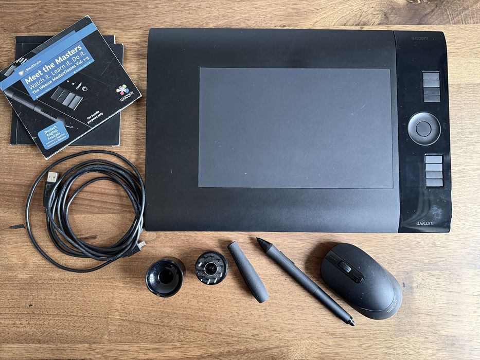 Mesa digitalizadora Wacom Intuos 4 – PTK-640 (tamanho M) + rato Wacom