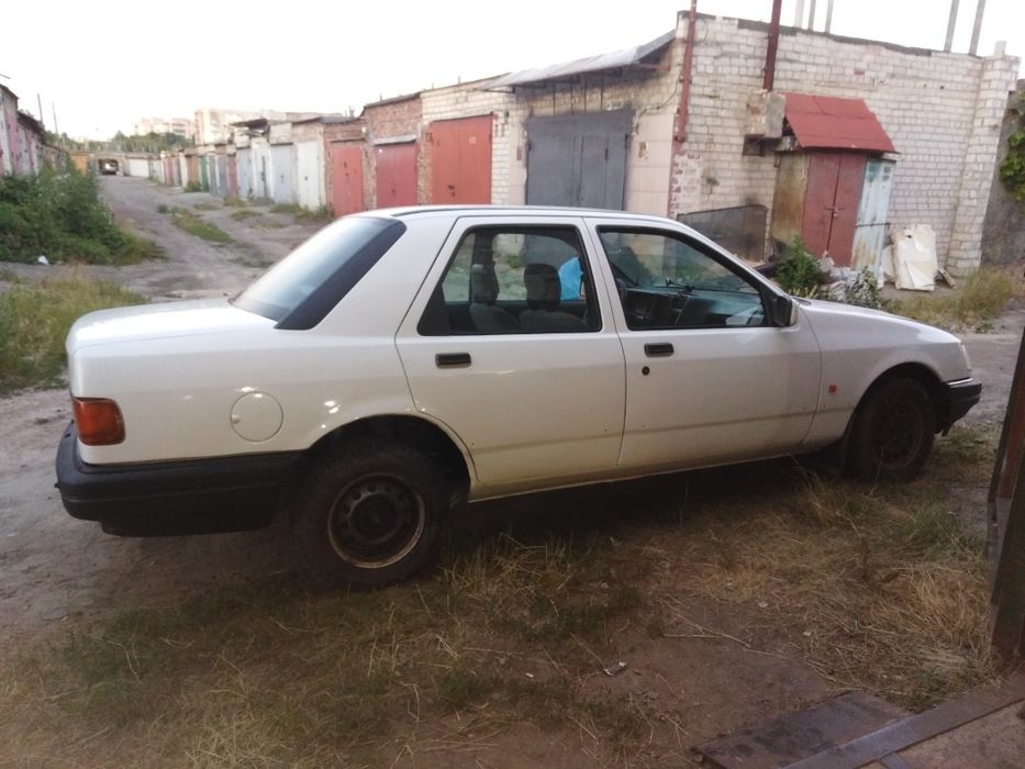 Продам ФОРД СИЕРРА 87 р.в на ходу без акума всі питання по тел.