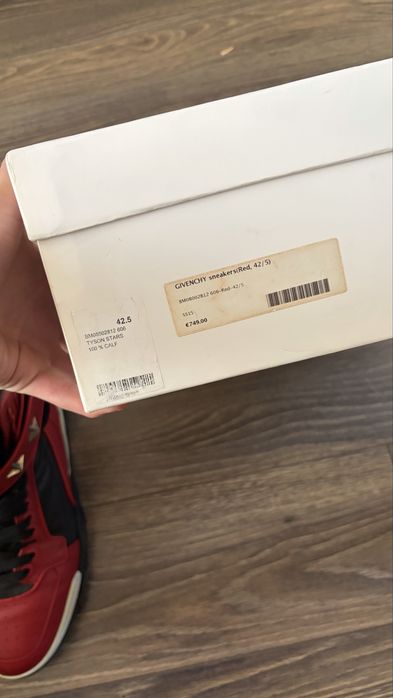 Givenchy tyson 43 red