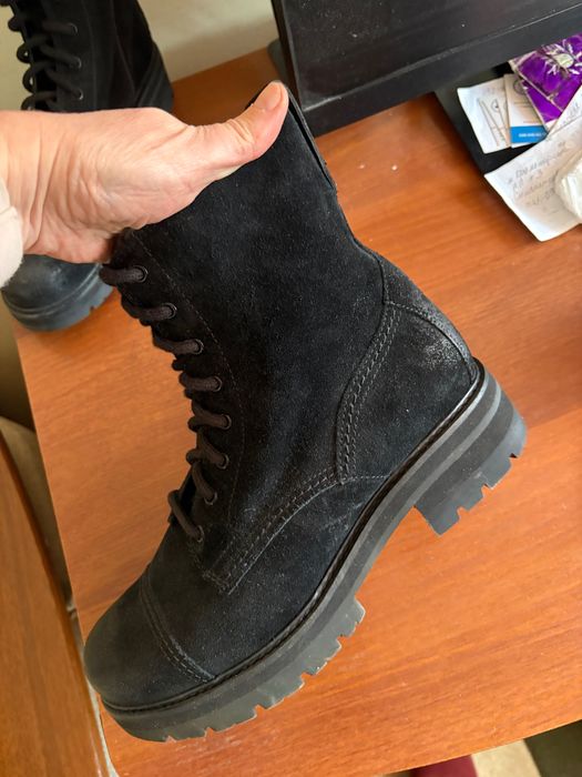 Нові жіночі замшеві черевики Clark's