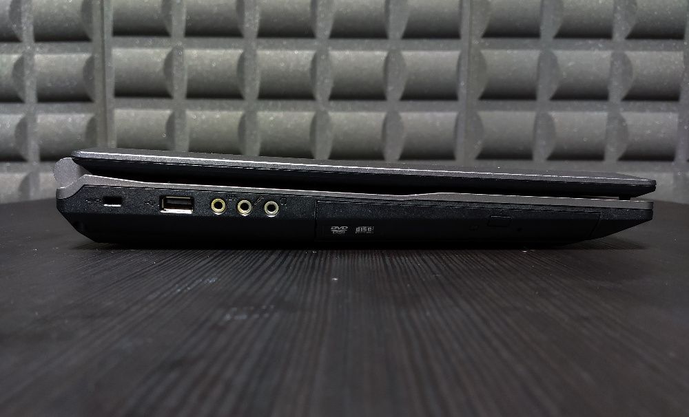 Clevo W370ET 17.3" Core i7-3540M 8GB 480GB SSD GTX660M 2GB