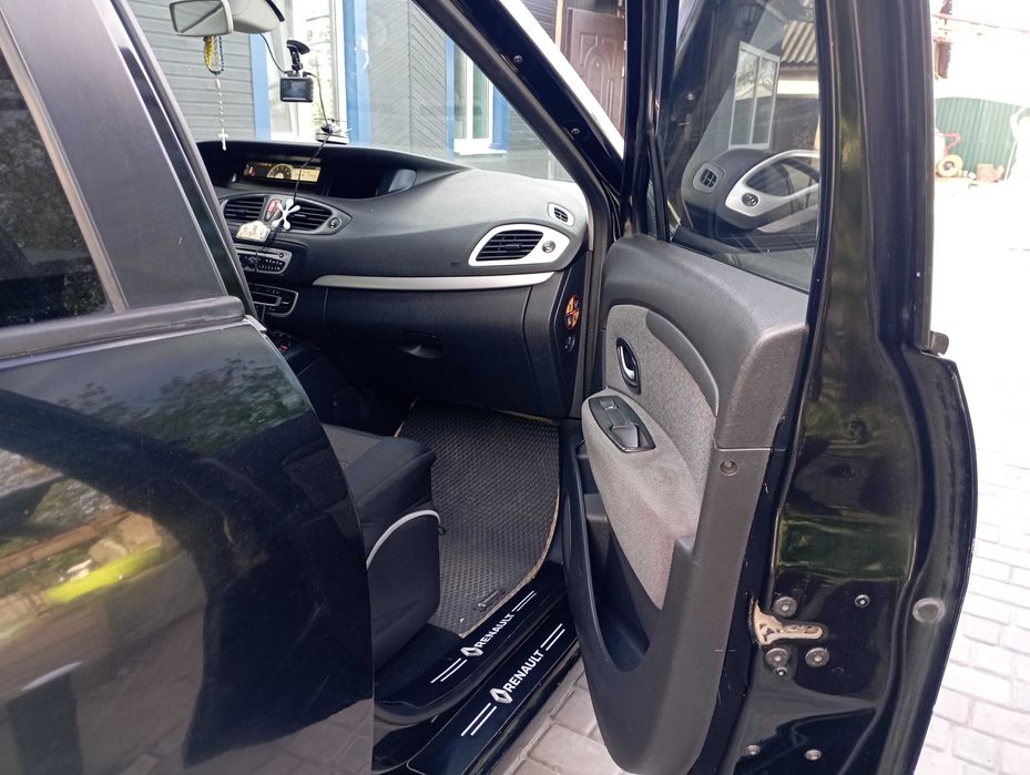 Продам RENAULT SCENIC |||