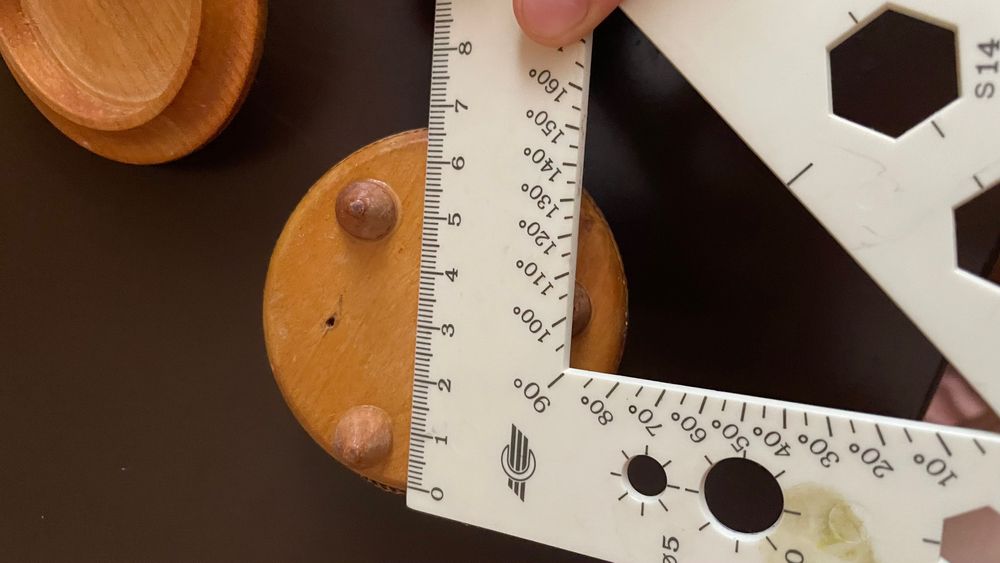 Шкатулка  Дерево різьба  та Голуби пластік роспис