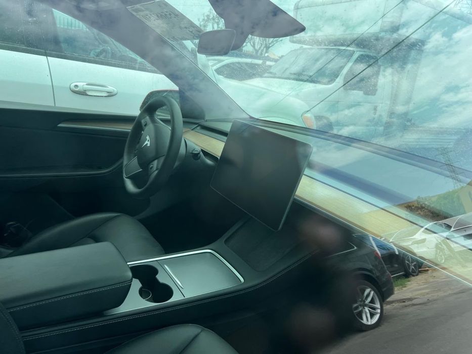 Tesla model Y DM 2024