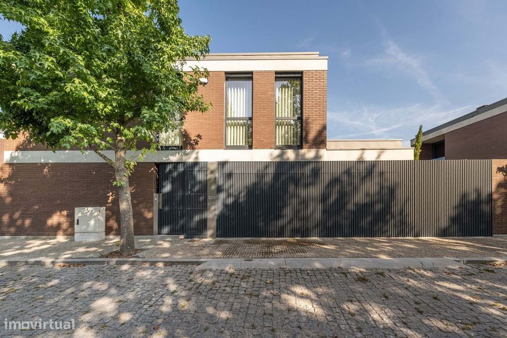 Moradia T4+1 Venda em Costa,Guimarães