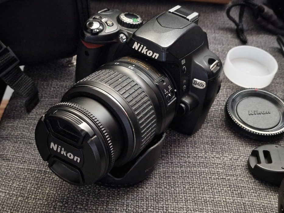 Kit Câmara Digital DSLR Nikon D40x com 3 lentes e vários acessórios