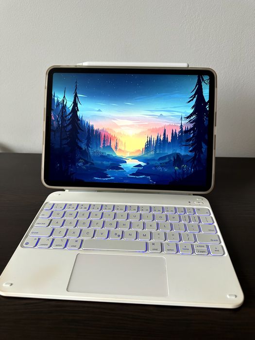 iPad Pro 11 3gen M1 WiFi 256GB + Apple Pencil 2 + Klawiatura ESR