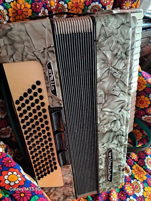 Legendarny akordeon Weltmeister 80 Basów