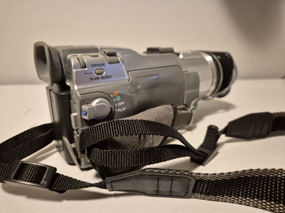 Kamera Mini DV JVC F 1.2