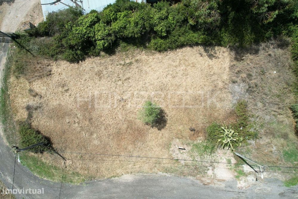 Terreno urbano no Bairro Novo do Casal da Serra em Santo Antão do Toja