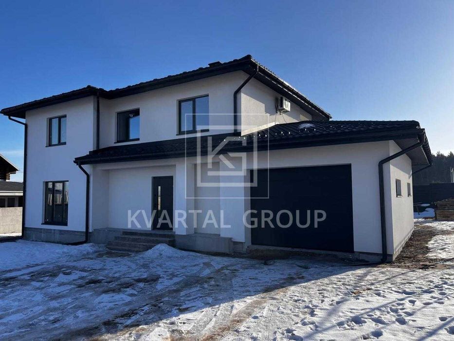 Продаж будинку з гаражем та частковим ремонтом, простора ділянка