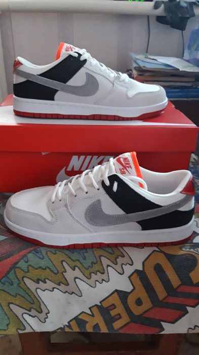 Продам кросовки Найк новые.