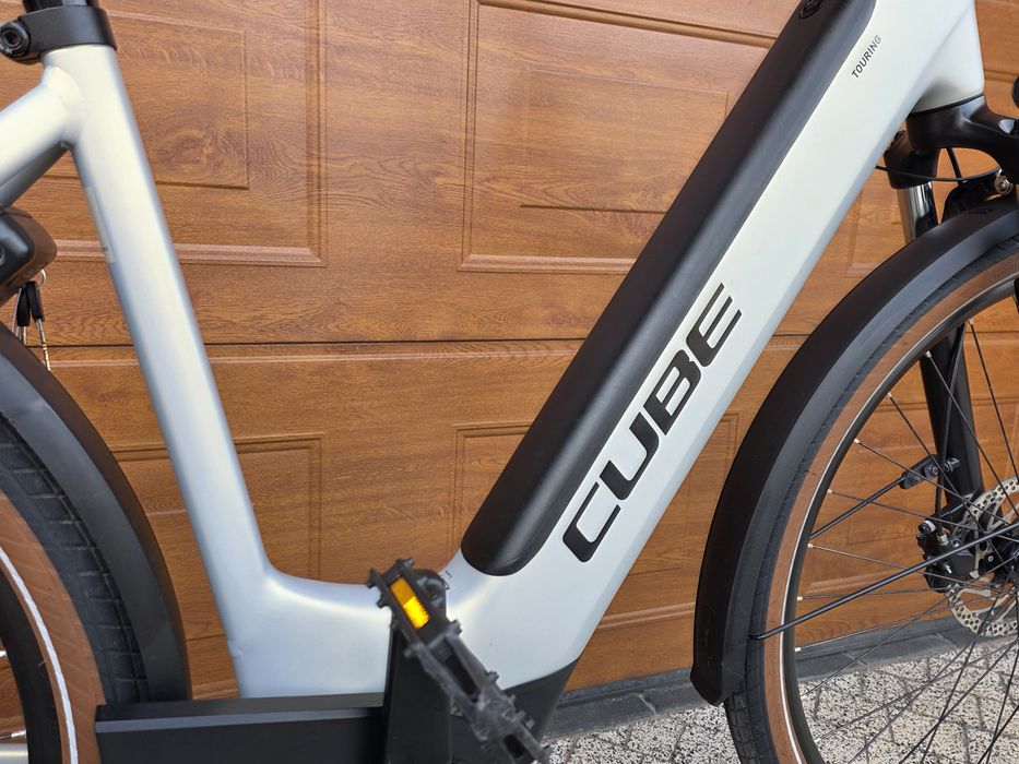 Rower Elektryczny Cube Touring Bosch Performance Line Smart