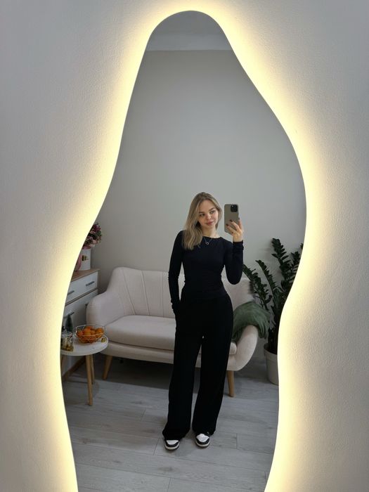 Готовий манікюрний бізнес , Луцьк . Можуть бути меблі по окремості