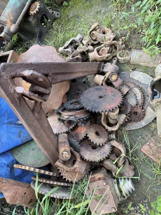 Продам запчастини до різних тракторів Т-25,Т-40,Т-16,МТЗ,ЮМЗ 80-90р.