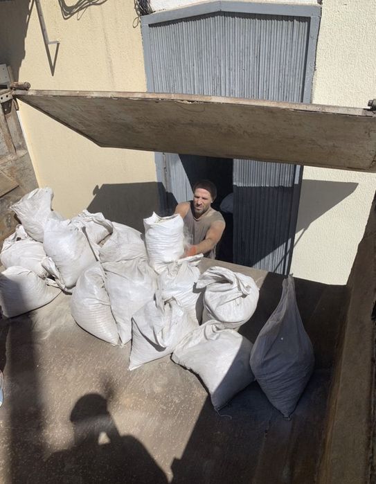 Вивіз будівельного сміття  . Недорого грузчики підсобники різноробочі