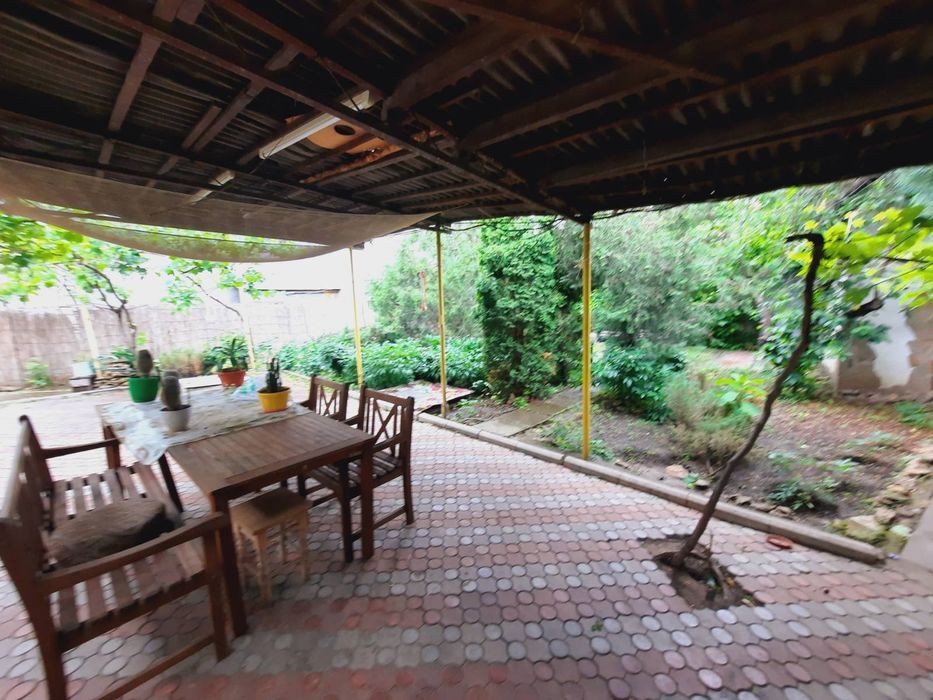 Сдам домик Аркадия 3 к+ кабинет,большой участок, животных можно!