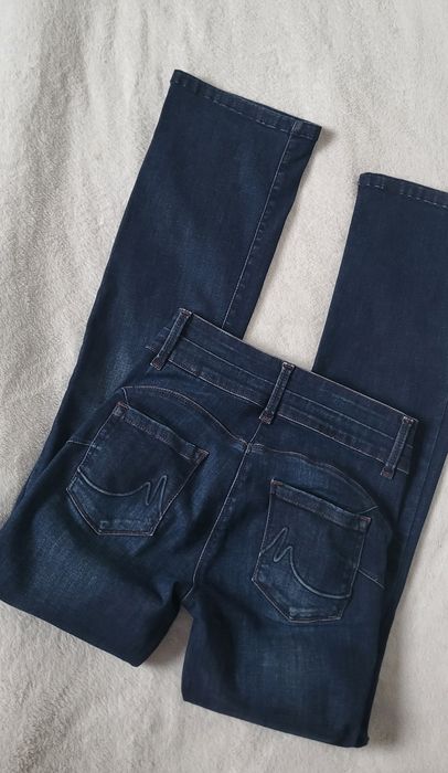 Sexy Modelujące jeansy push up wysoka talia bootcut flare dzwony 36 s 34 xs y2k