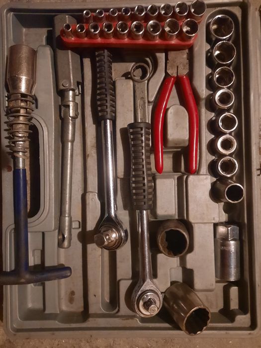 Zestaw kluczy nasadowych MIX