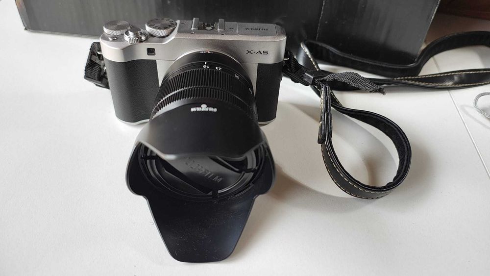 Fujifilm X-A5 + 3 objetivas + malas e caixas – kit completo