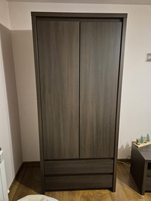 Brązowe meble użytkowe