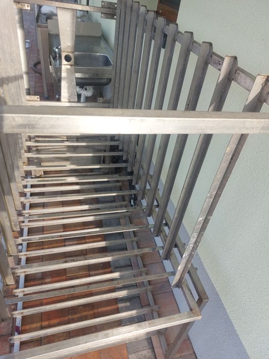 Regały wózek na placki