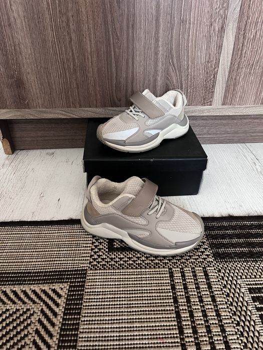 Бежеві кросівки Zara 26р, 16см