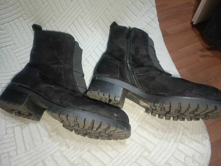 Czarne botki rozmiar 39