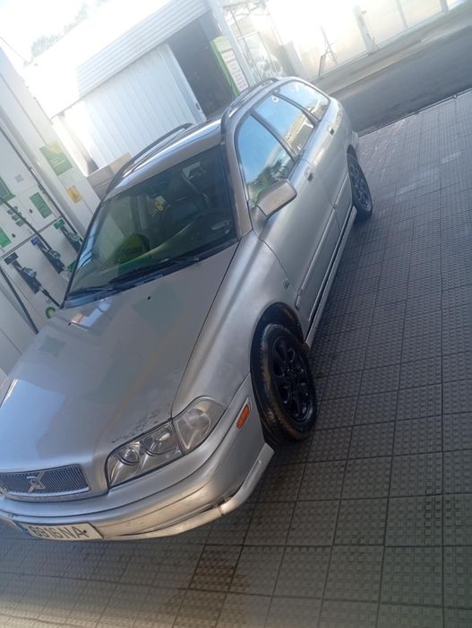 Volvo v40 apenas 217mil kms 1.9 turbo diesel