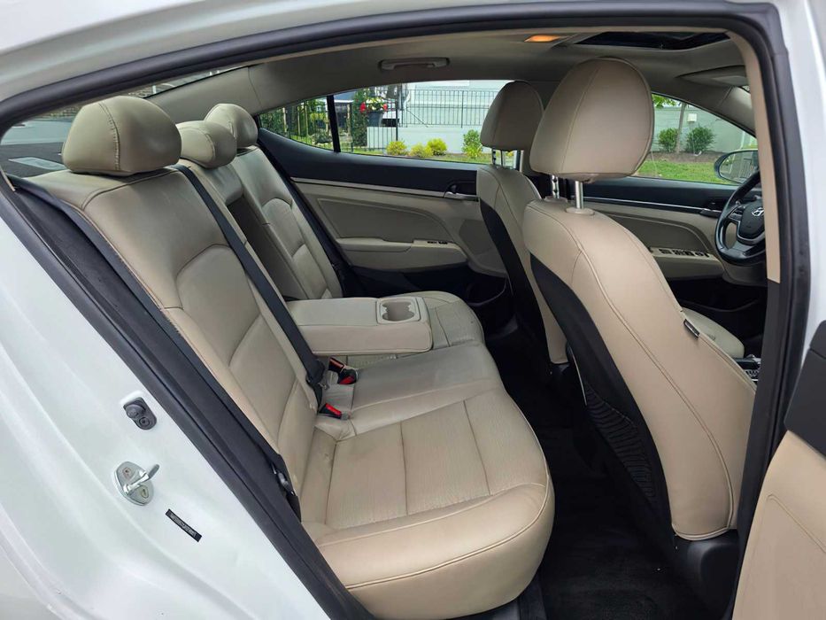 Hyundai Elantra Limited      2018