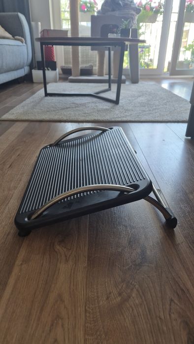 Podnóżek pod biurko