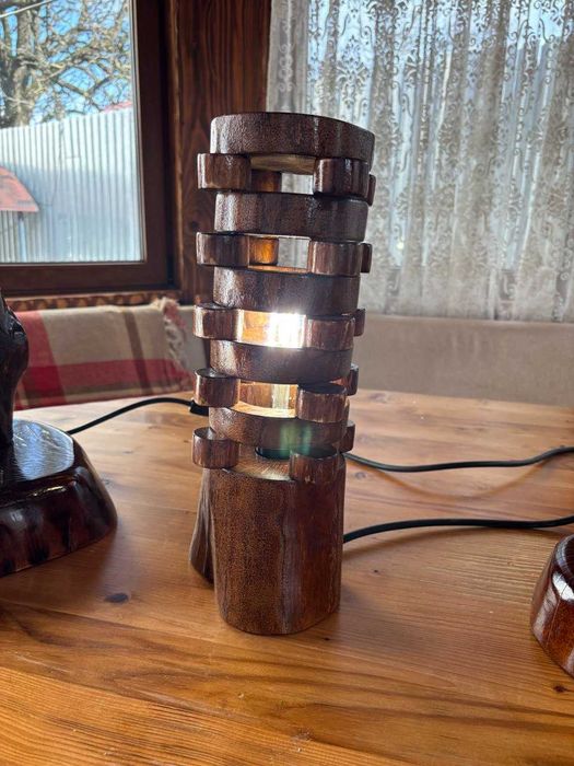 Дерев'яний світильник