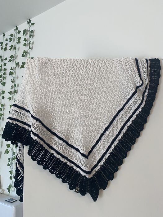Chusta handmade boho szydełkowa narzutka biało-czarna bawełna ażurowa