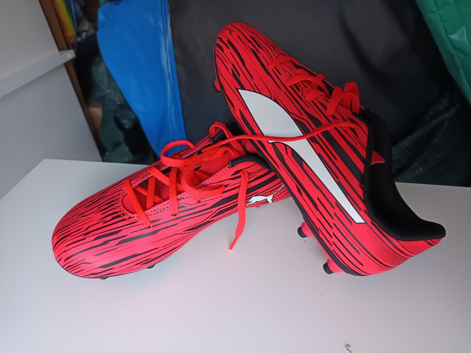 Chuteira de futebol PUMA Rápido III
