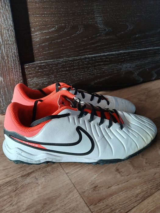 Nike сороконіжки