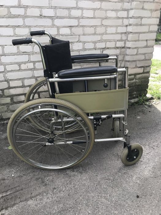 Поодам інвалідний візок