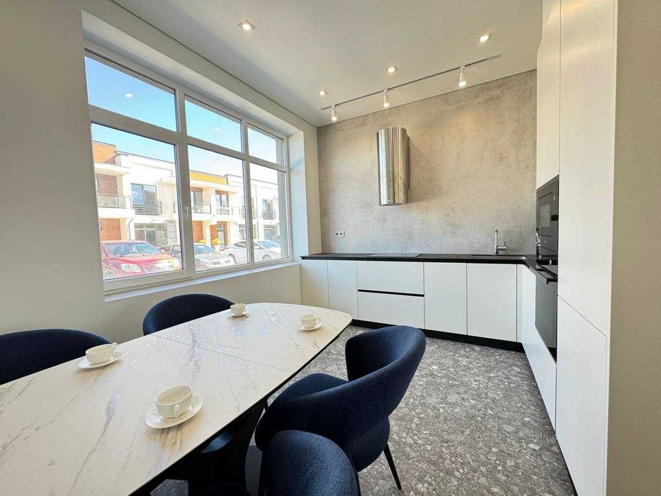 Продам Будинок/Таунхаус з ремонтом, меблями та технікою у Вовчинцях!!!