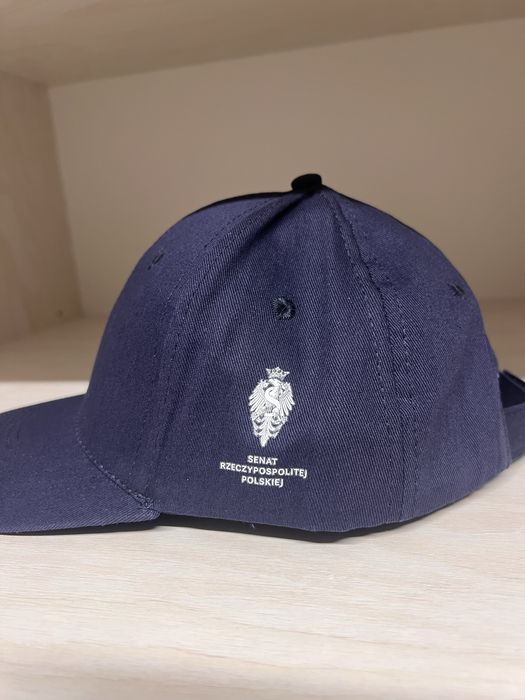 Czapka z daszkiem Senatu RP