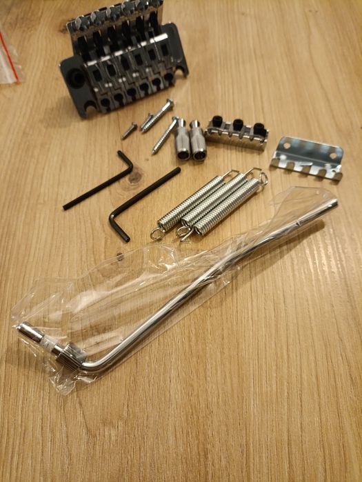 Mostek dwustronny typu Floyd rose ruchomy