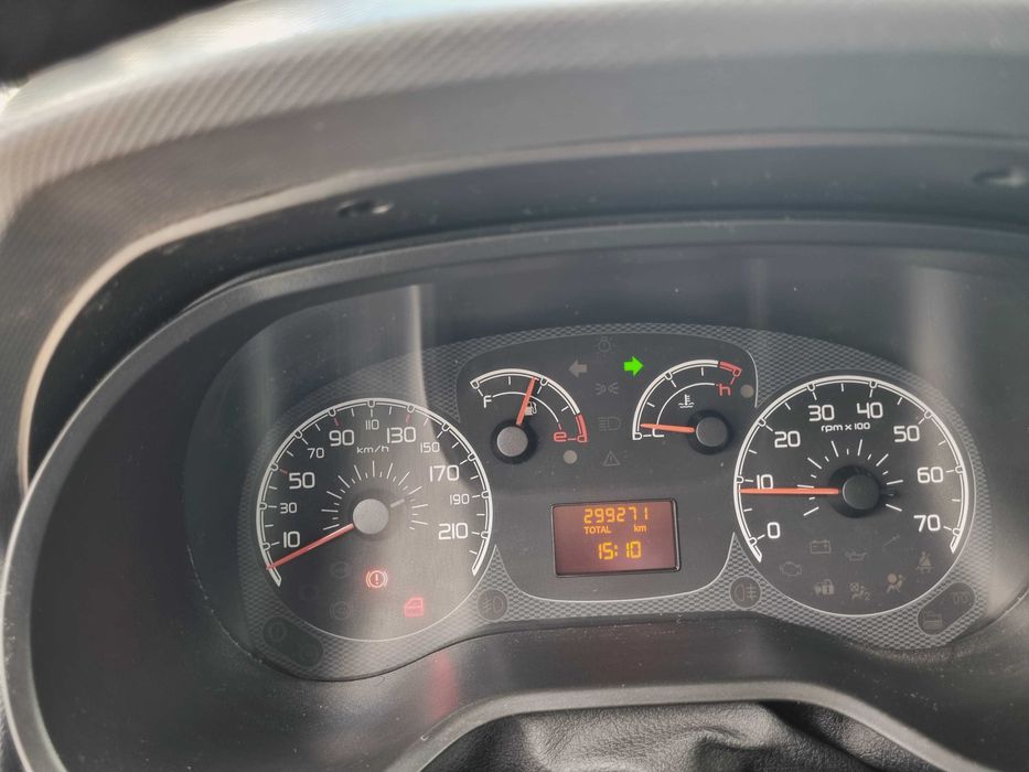 Carrinha Fiat doblo