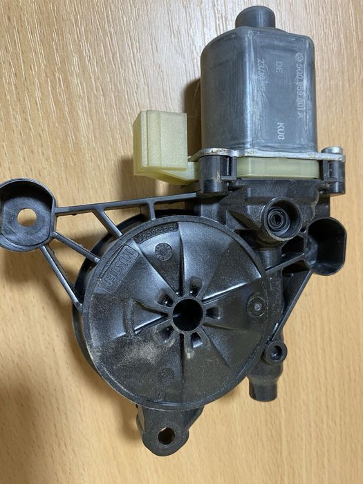 Моторчик склопідйомника Porsche Macan 5Q0959801A