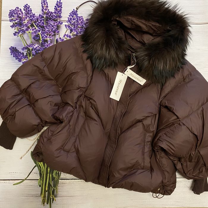 Женская куртка с капюшоном